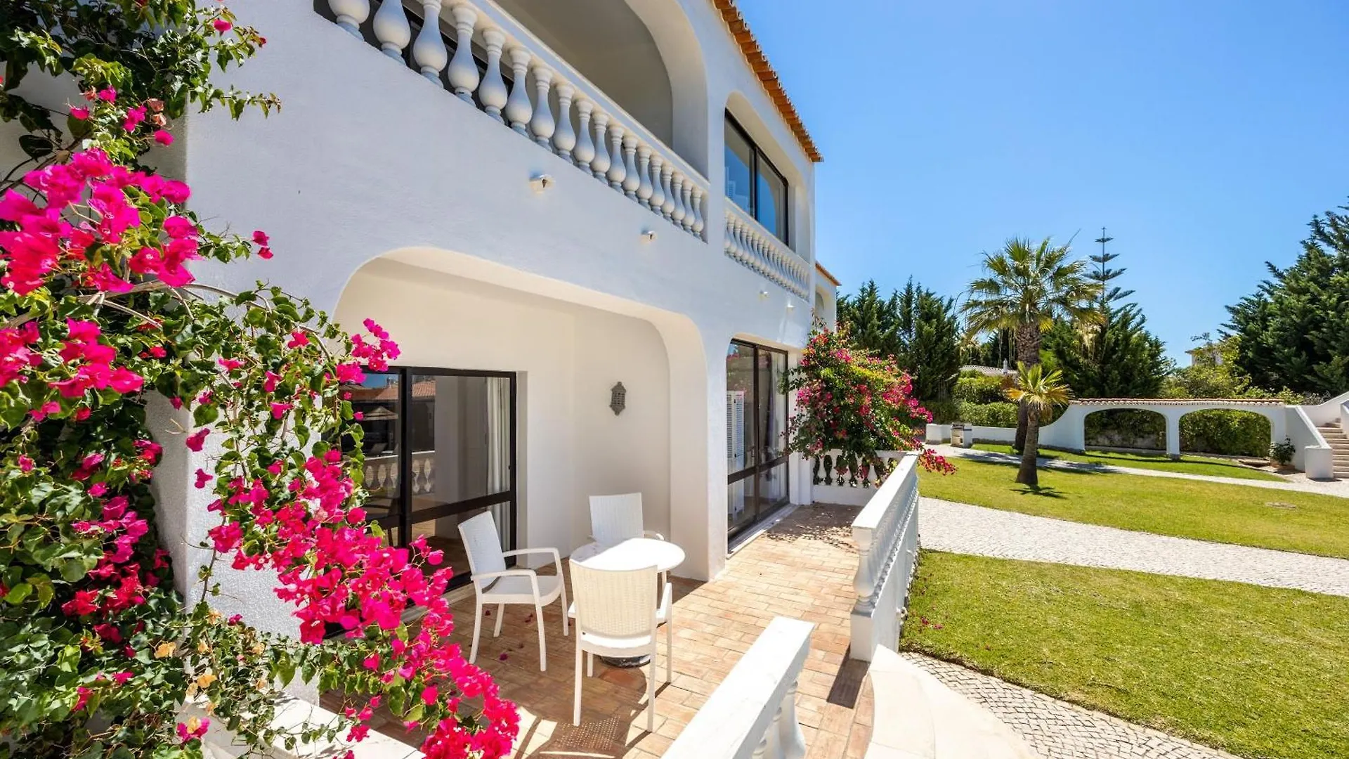 Amazing Carvoeiro Villa Villa Carvoeiro Grande 16 Bedrooms Private Pool Great For Large Groups Algarve  Carvoeiro (Lagoa)