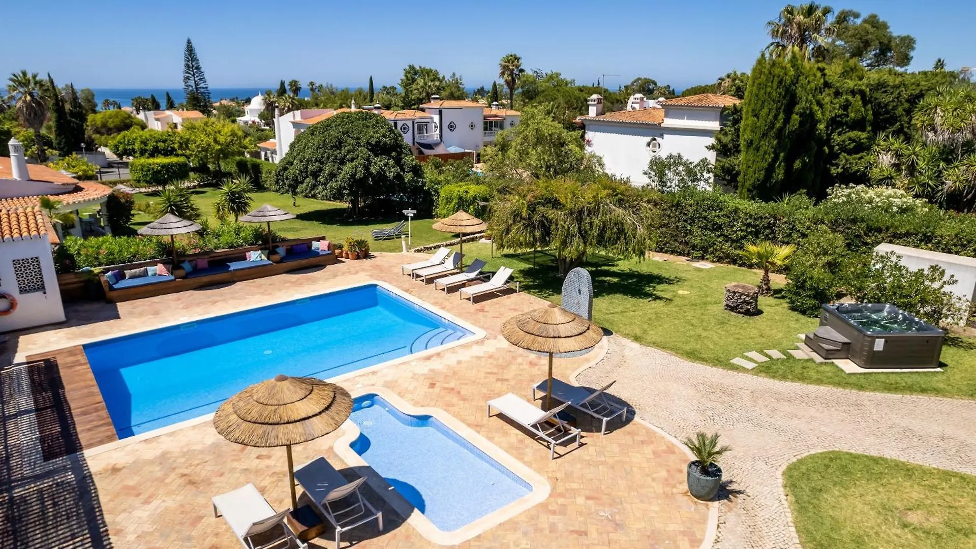 Amazing Carvoeiro Villa Villa Carvoeiro Grande 16 Bedrooms Private Pool Great For Large Groups Algarve